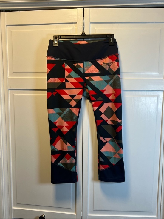 The North Face Pants - The North Face Women’s FlashDry Geometric Capri Leggings Size Medium Multicolor